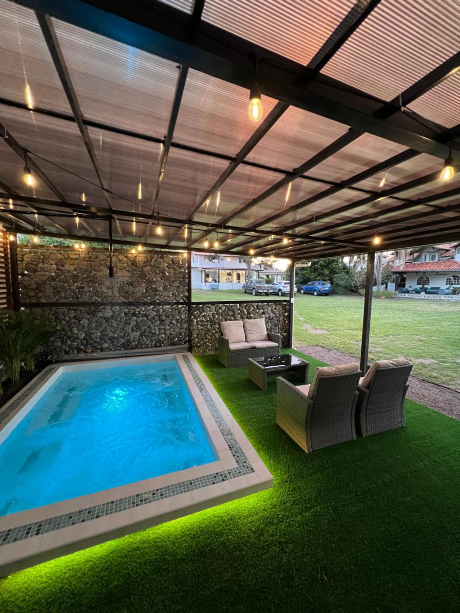 Springhills Quito Airport Inn 2*