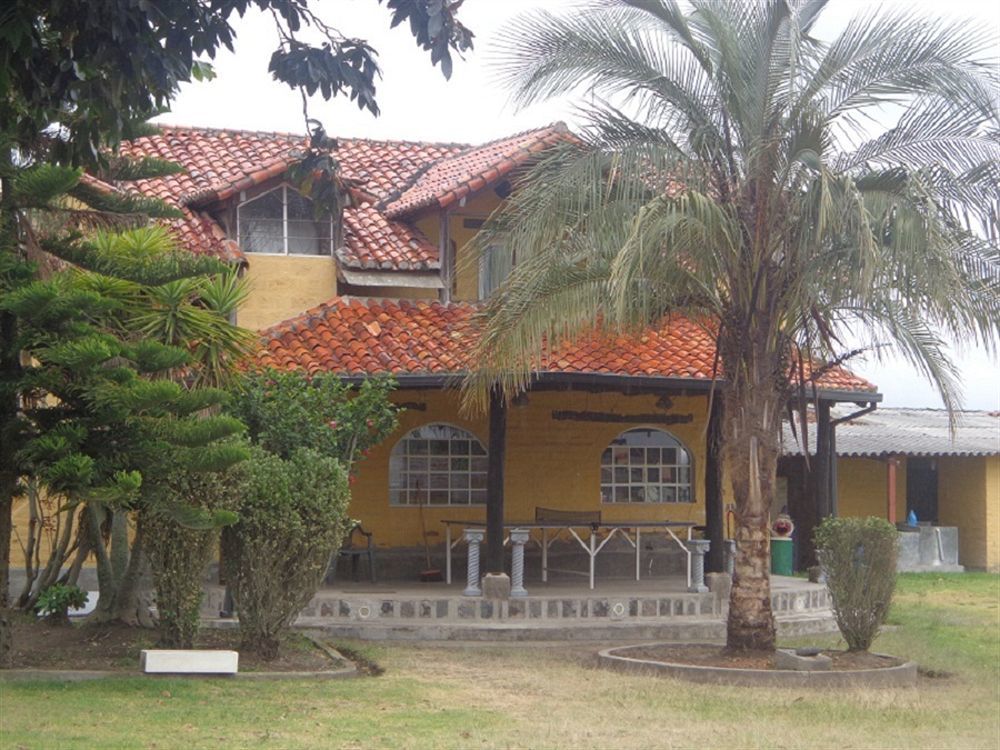 Springhills Quito Airport 2*
