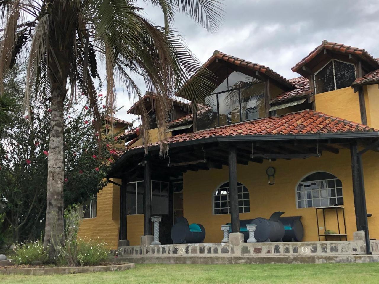 Springhills Quito Airport Inn